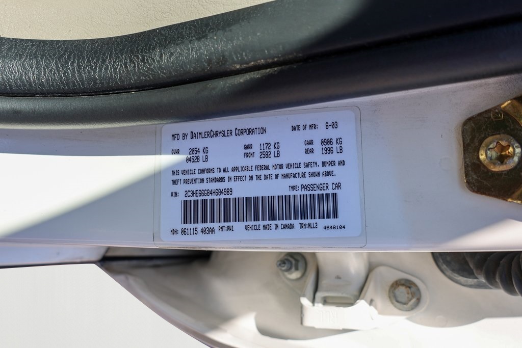 2004 Chrysler 300 photo 23