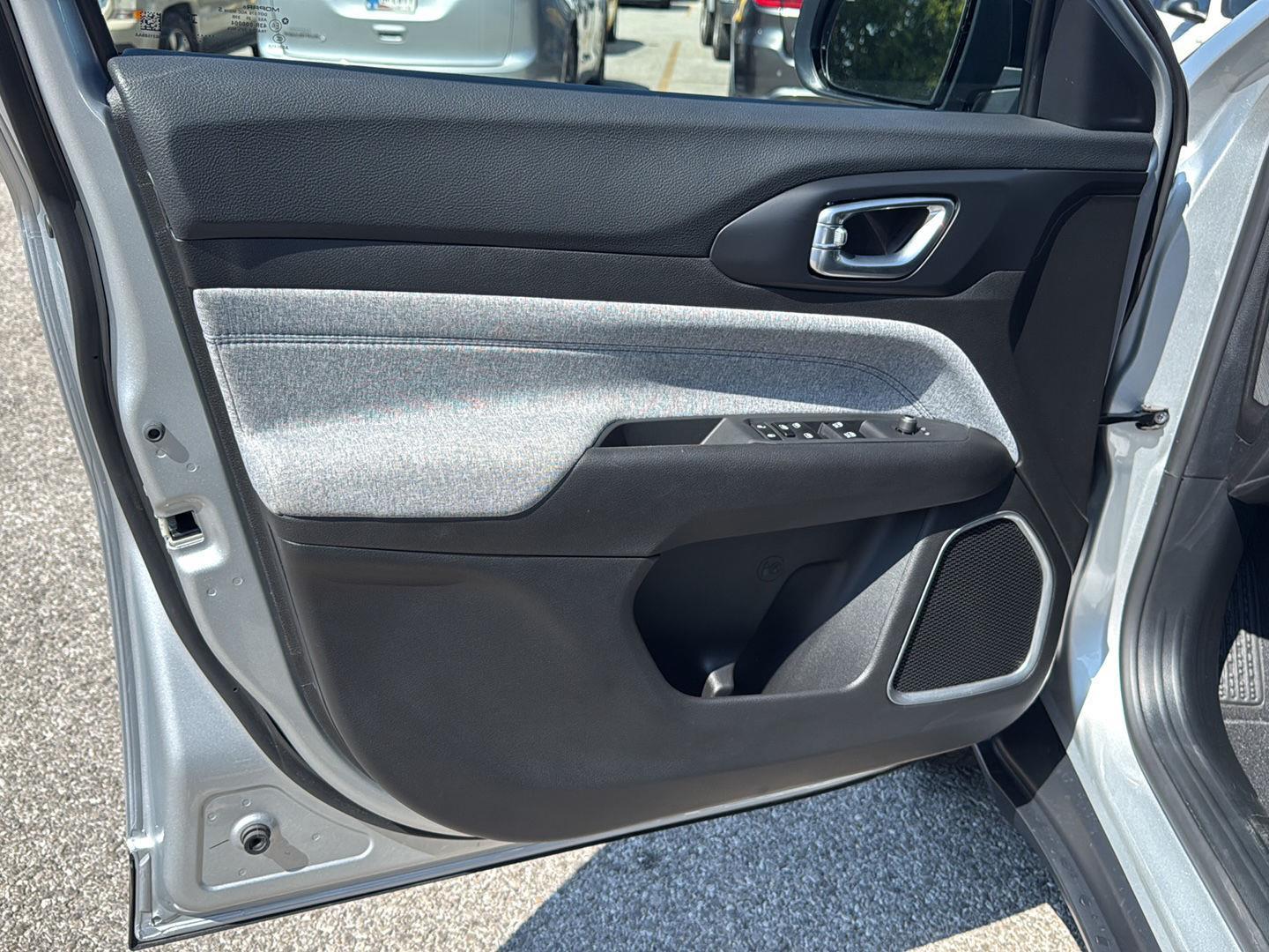 2025 Jeep Compass Latitude photo 14