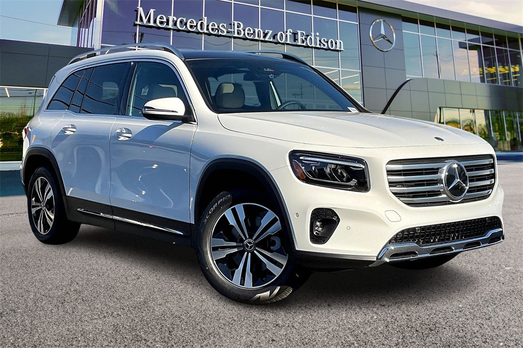 2026 Mercedes-Benz GLB GLB 250's photo