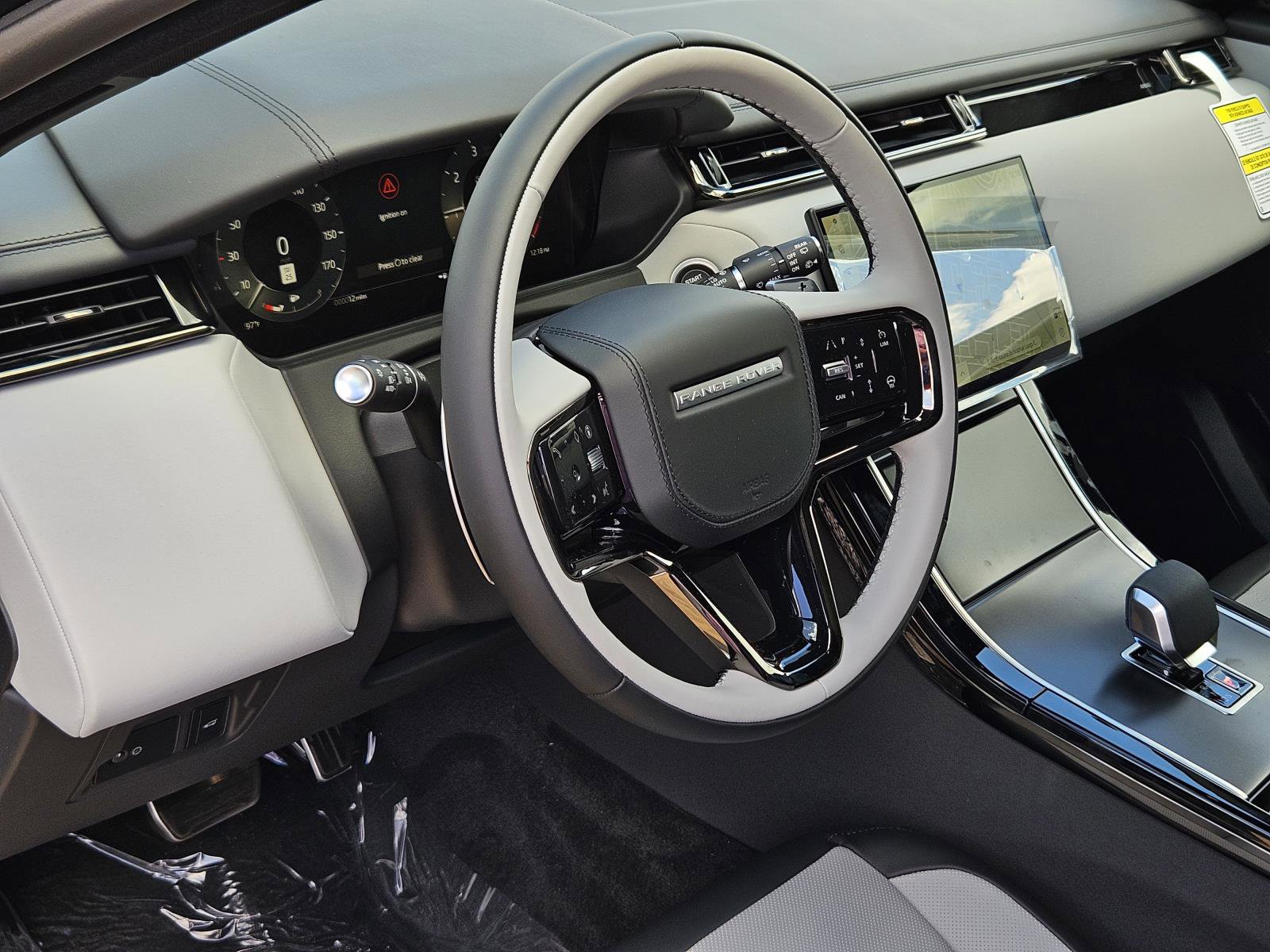 2026 Land Rover Range Rover Velar SE photo 24