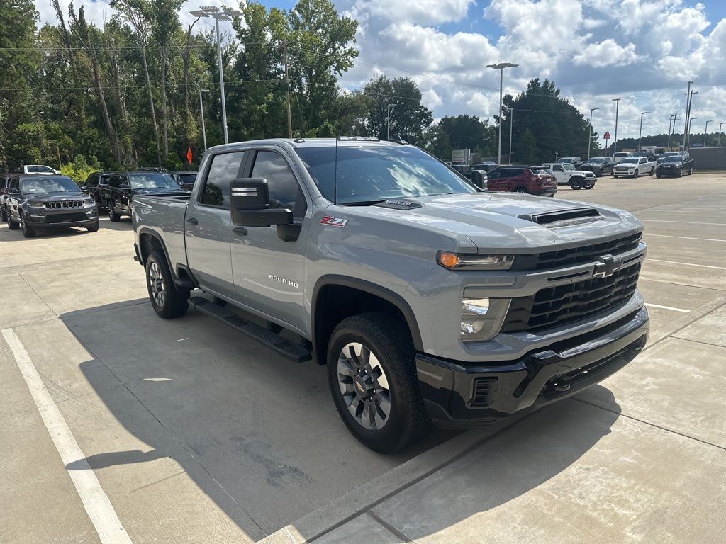 2024 Chevrolet Silverado Custom photo 3