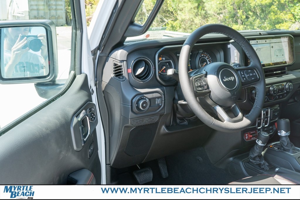 2025 Jeep Wrangler Rubicon X photo 17