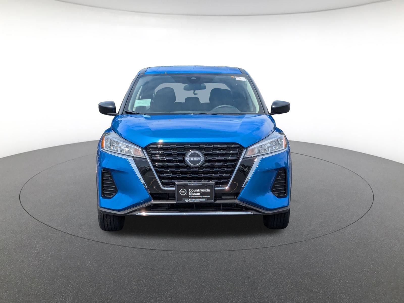 2025 Nissan Kicks Play S photo 2