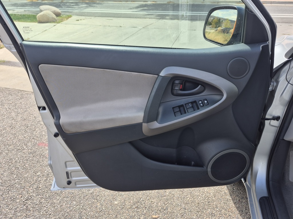 2012 Toyota RAV4 Base photo 13