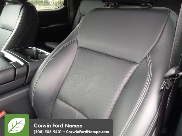 2025 Ford F-150 Lariat photo 10