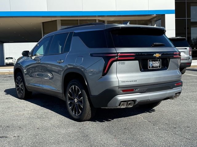 2026 Chevrolet Traverse photo 3