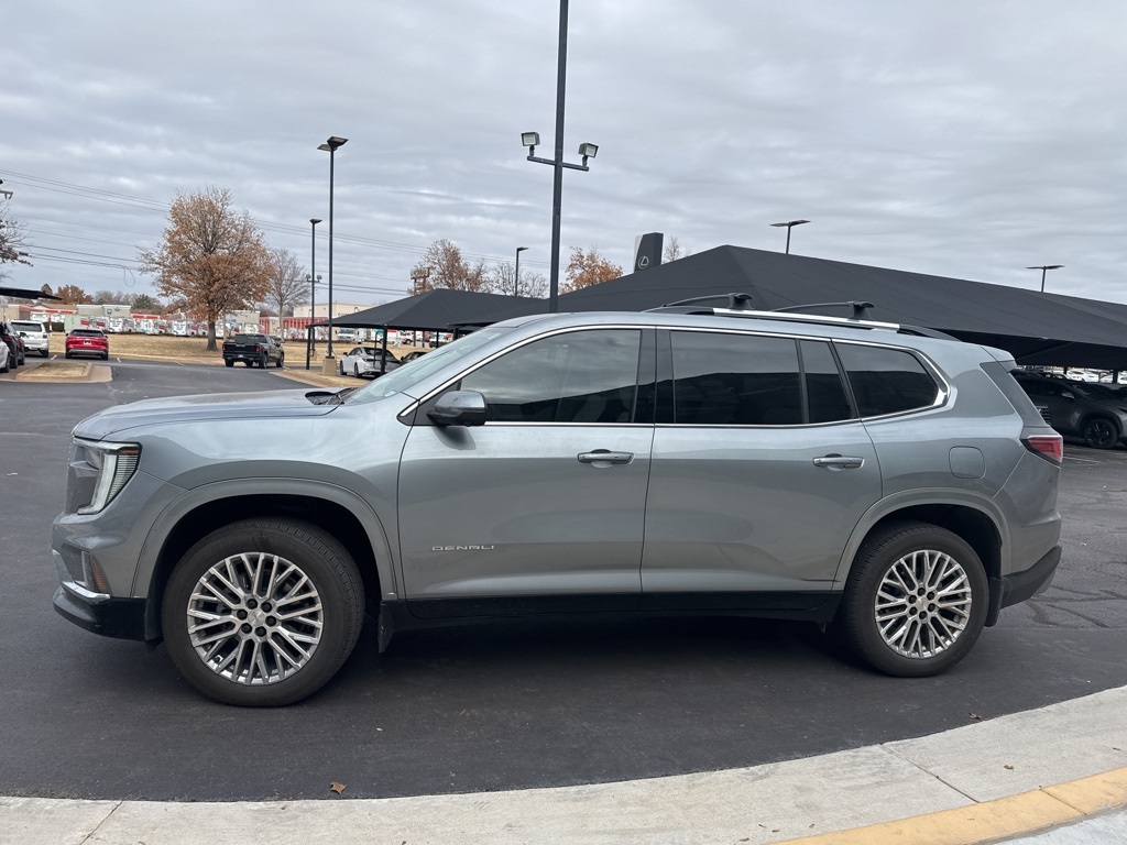 2025 GMC Acadia Denali's photo