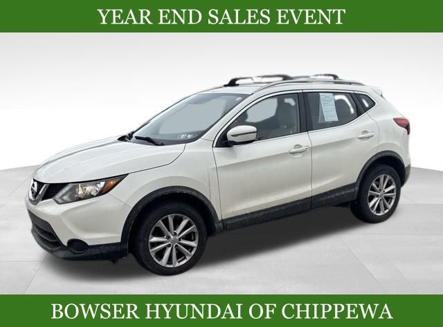 2018 Nissan Rogue Sport SV's photo