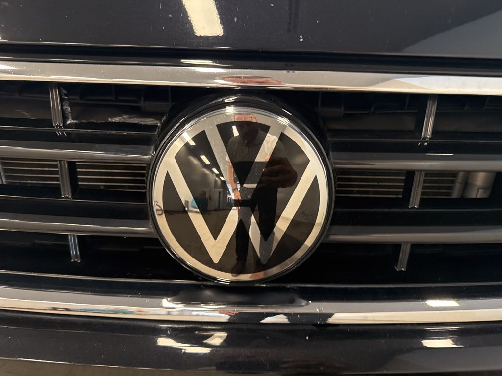 2022 Volkswagen Tiguan SE R-Line Black photo 3