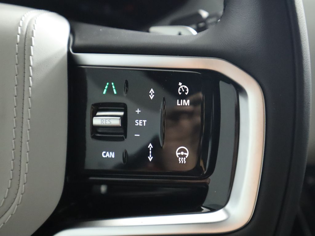 2025 Land Rover Range Rover Sport SE photo 13