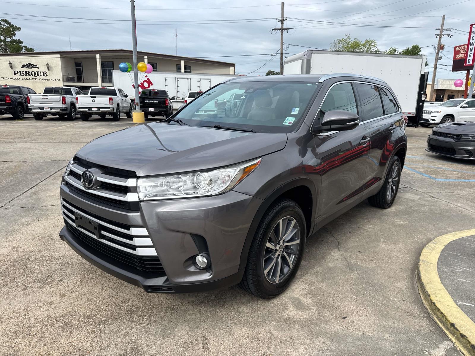 2019 Toyota Highlander XLE photo 2
