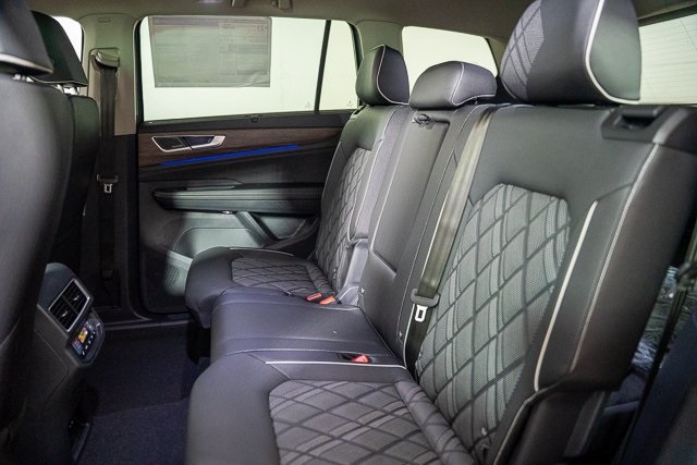 2025 Volkswagen Atlas SEL Premium R-Line photo 30
