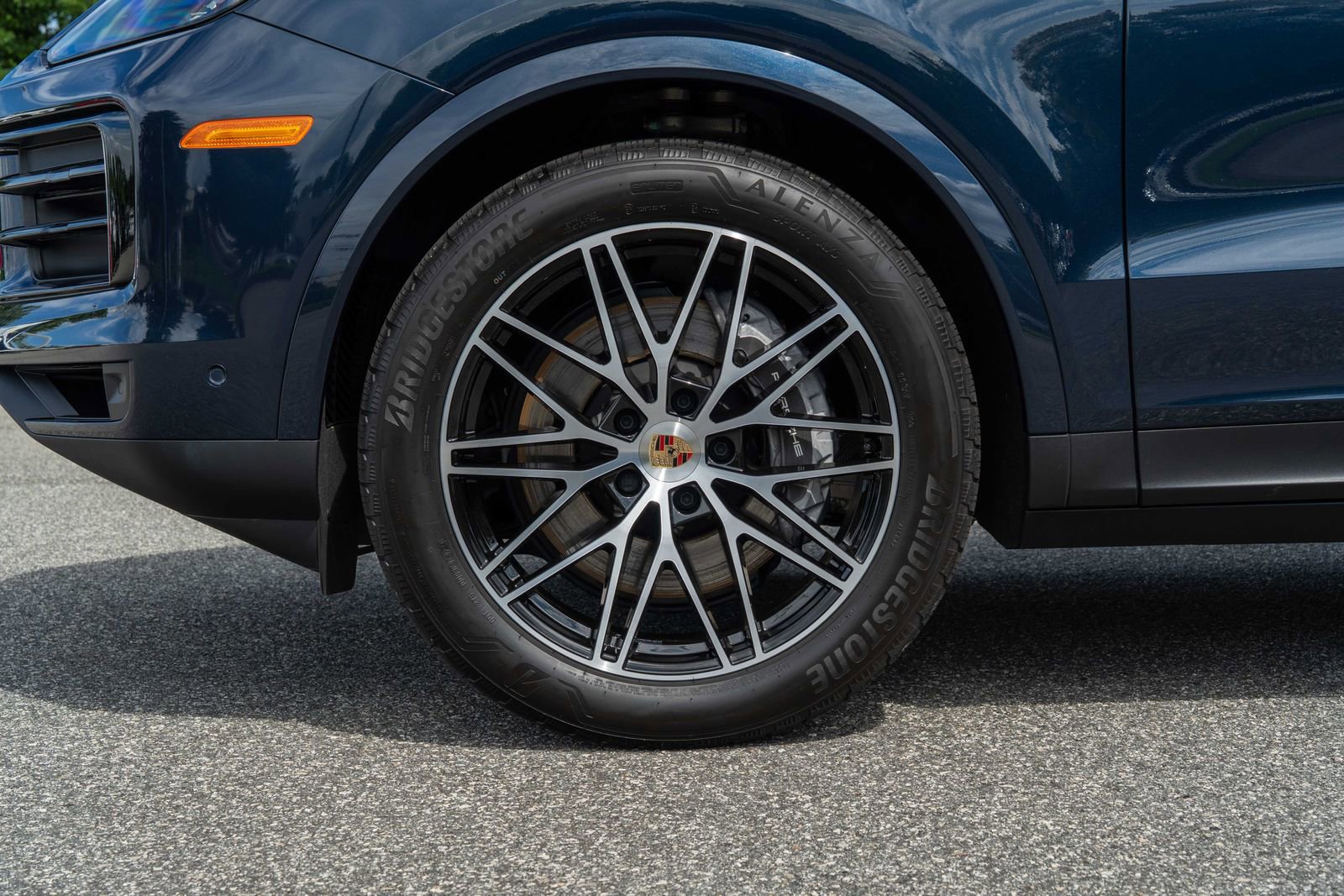 2025 Porsche Cayenne Base photo 11