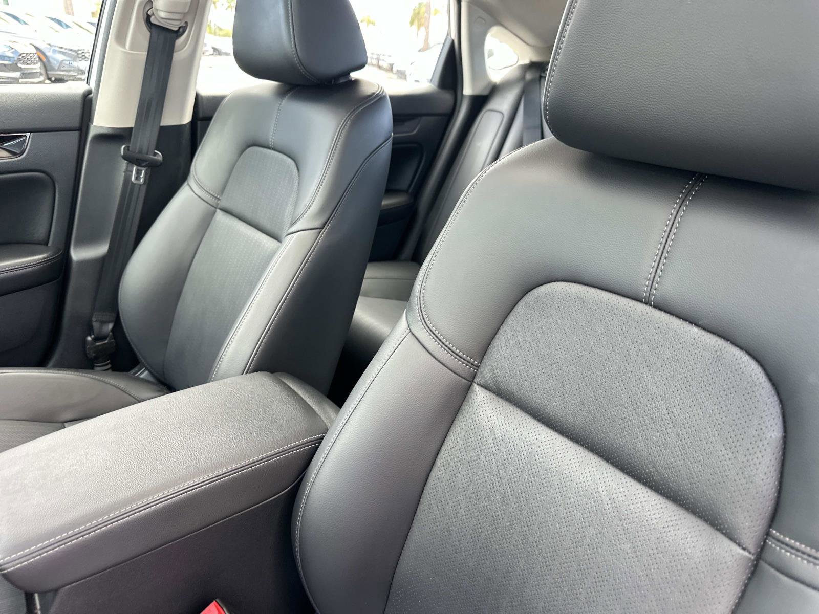 2023 Honda Civic EX-L Hatchback photo 20