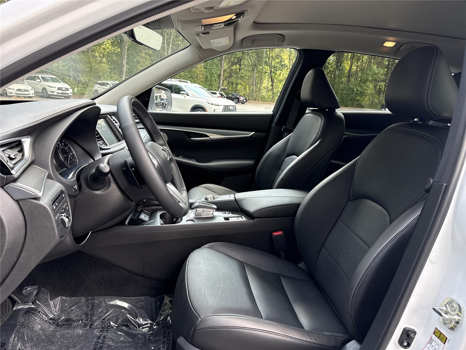 2025 Infiniti QX50 Luxe photo 7
