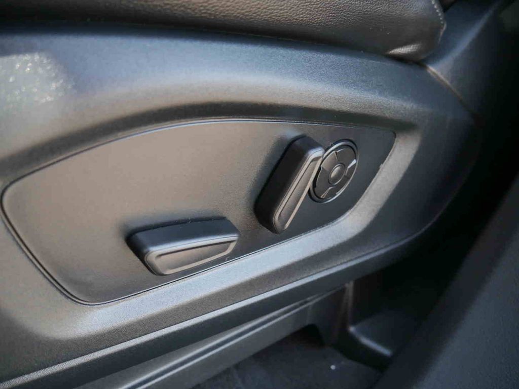 2022 Ford Explorer ST photo 25