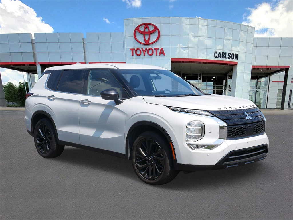 Used 2023 Mitsubishi Outlander SE Black Edition with VIN JA4J4UA80PZ017207 for sale in Minneapolis, Minnesota