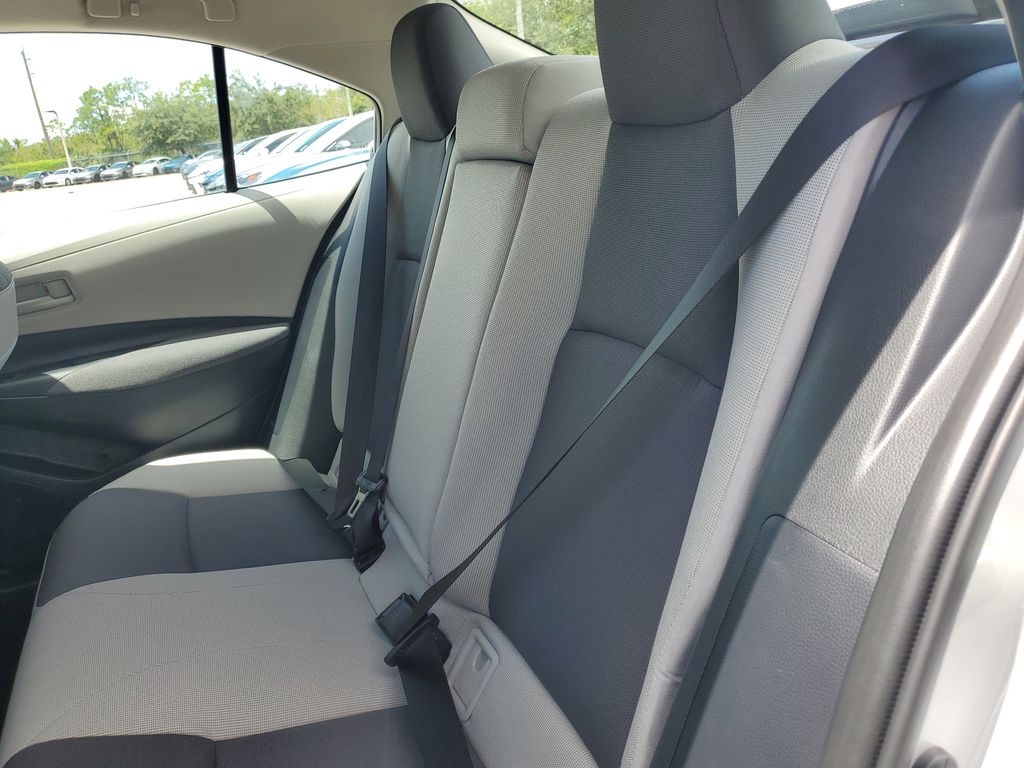 2025 Toyota Corolla LE photo 15