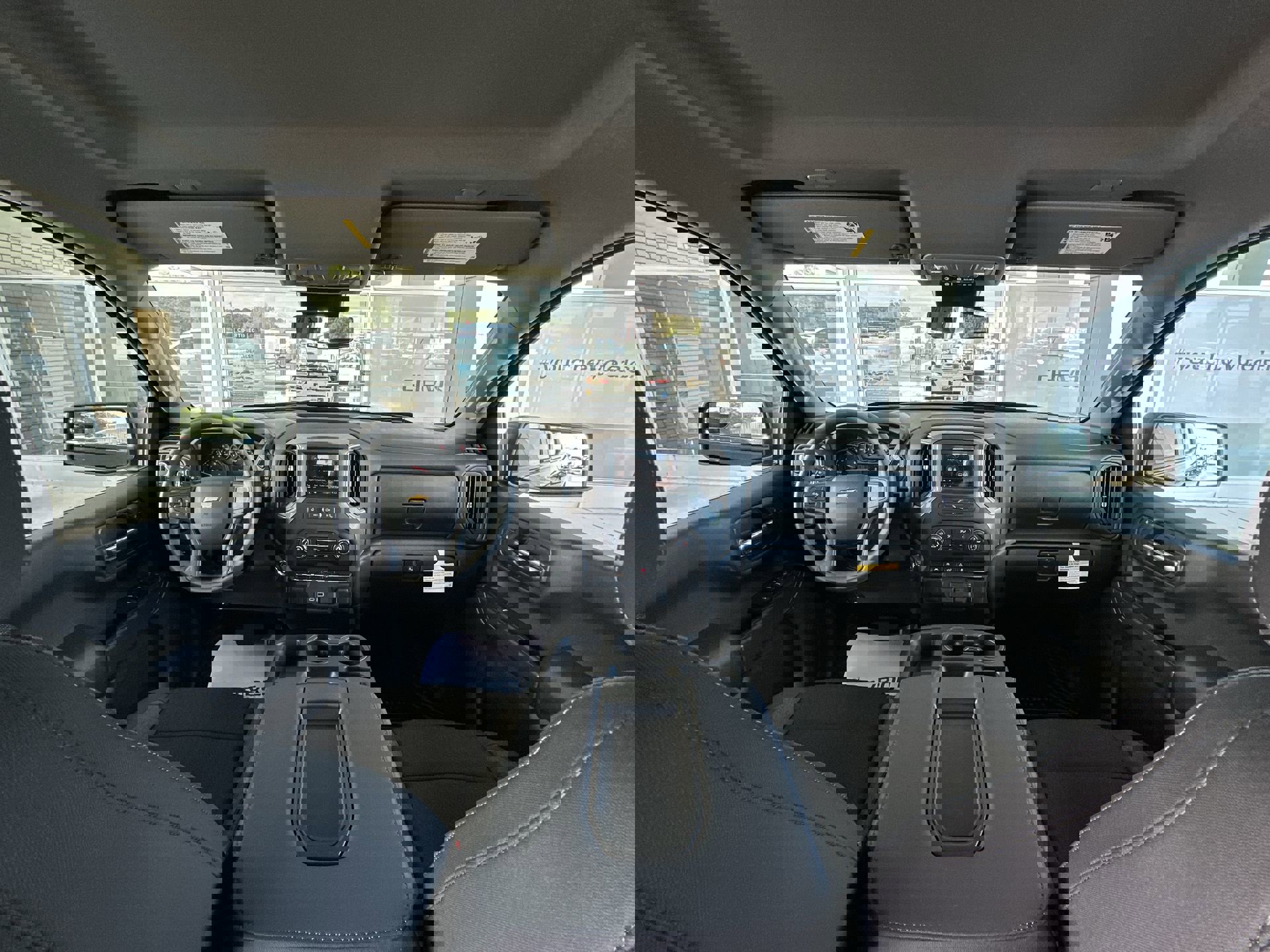 2025 Chevrolet Silverado 1500 Custom photo 18