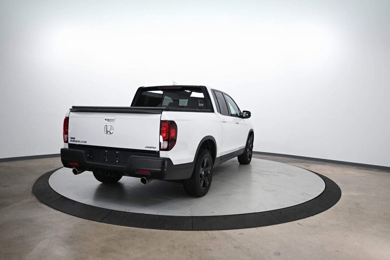 2023 Honda Ridgeline Black Edition photo 5