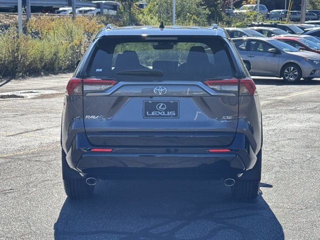 2025 Toyota RAV4 Hybrid XSE photo 4