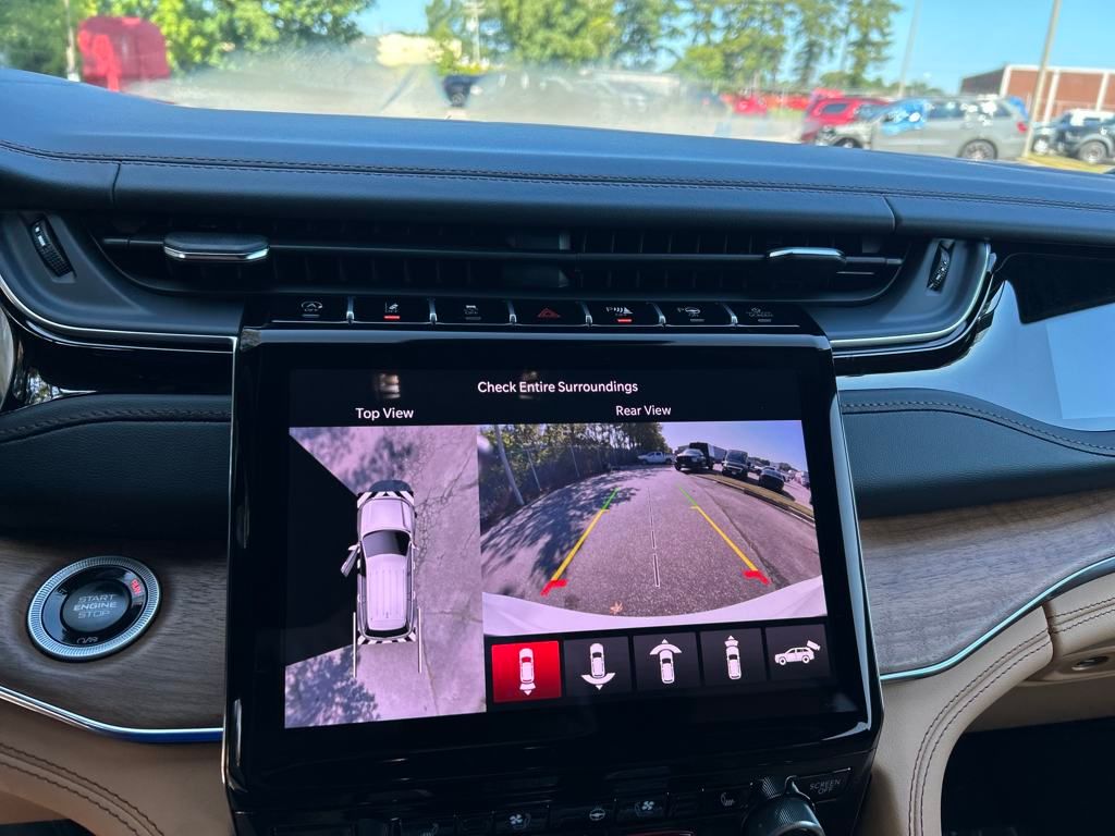 2025 Jeep Grand Cherokee L Summit photo 13