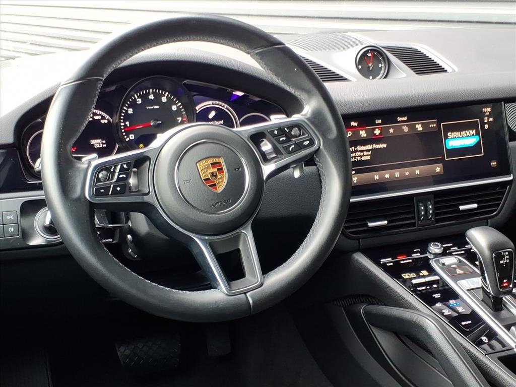 2023 Porsche Cayenne Platinum Edition photo 3