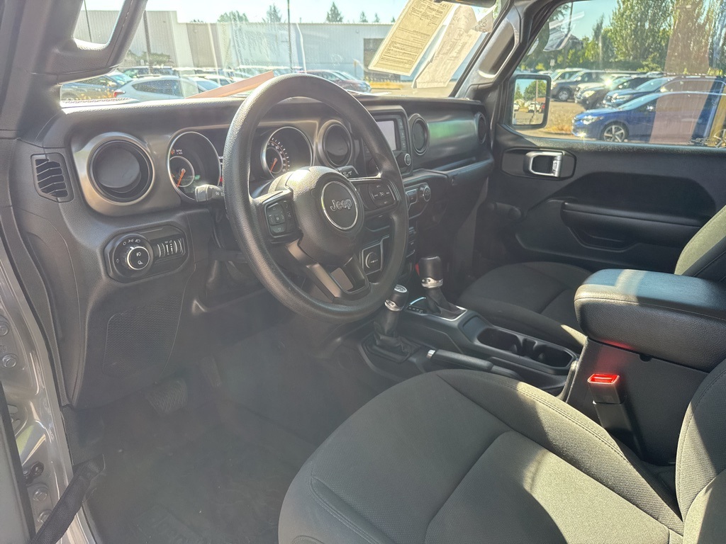 2021 Jeep Gladiator Sport photo 12