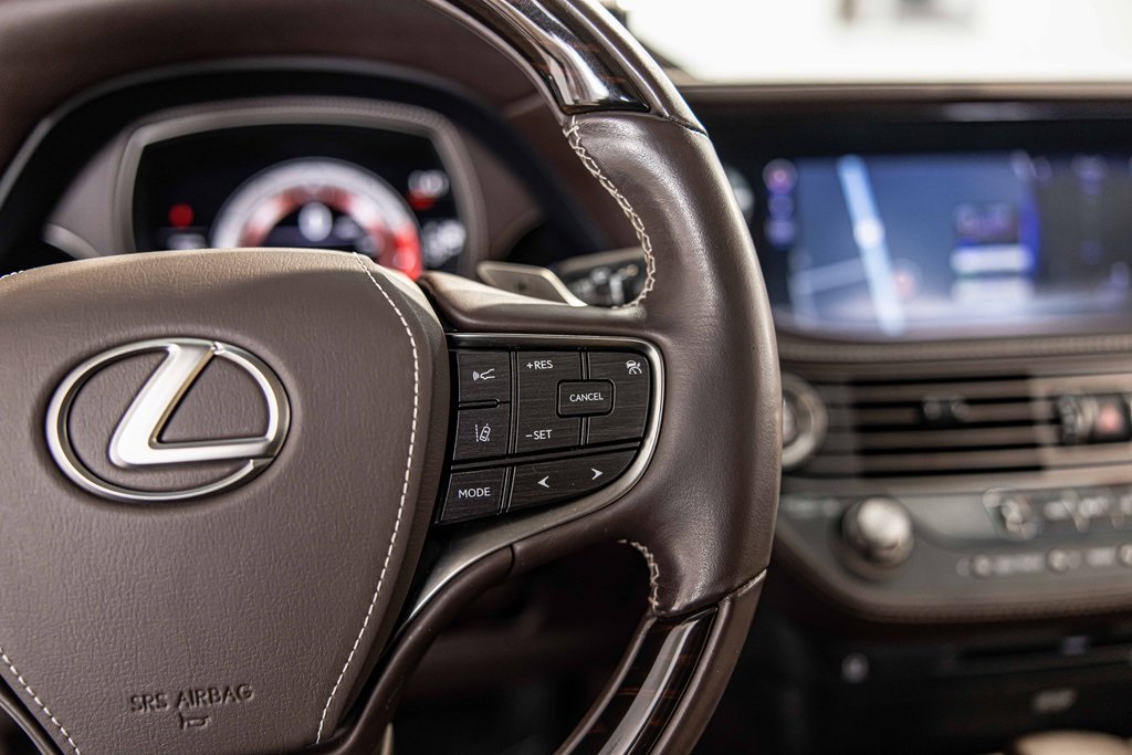2018 LEXUS LS - Image 25