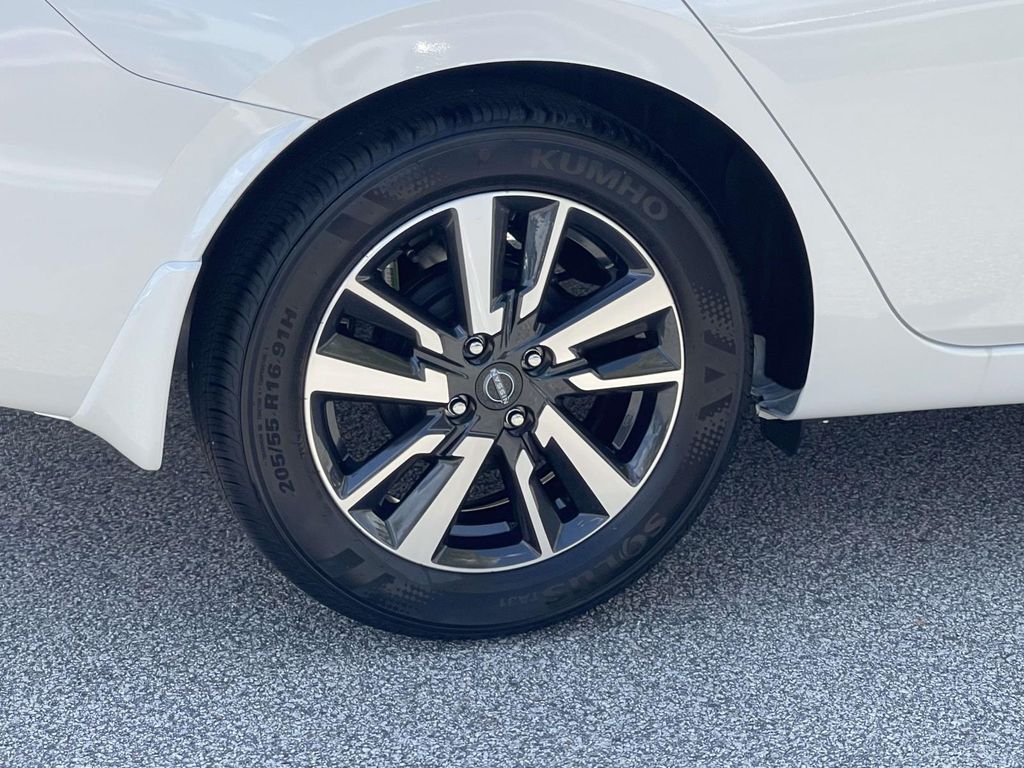 2025 Nissan Versa SV photo 7