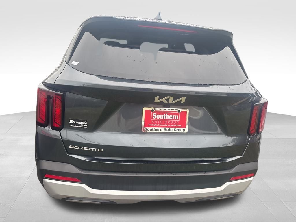 2025 Kia Sorento LX photo 16