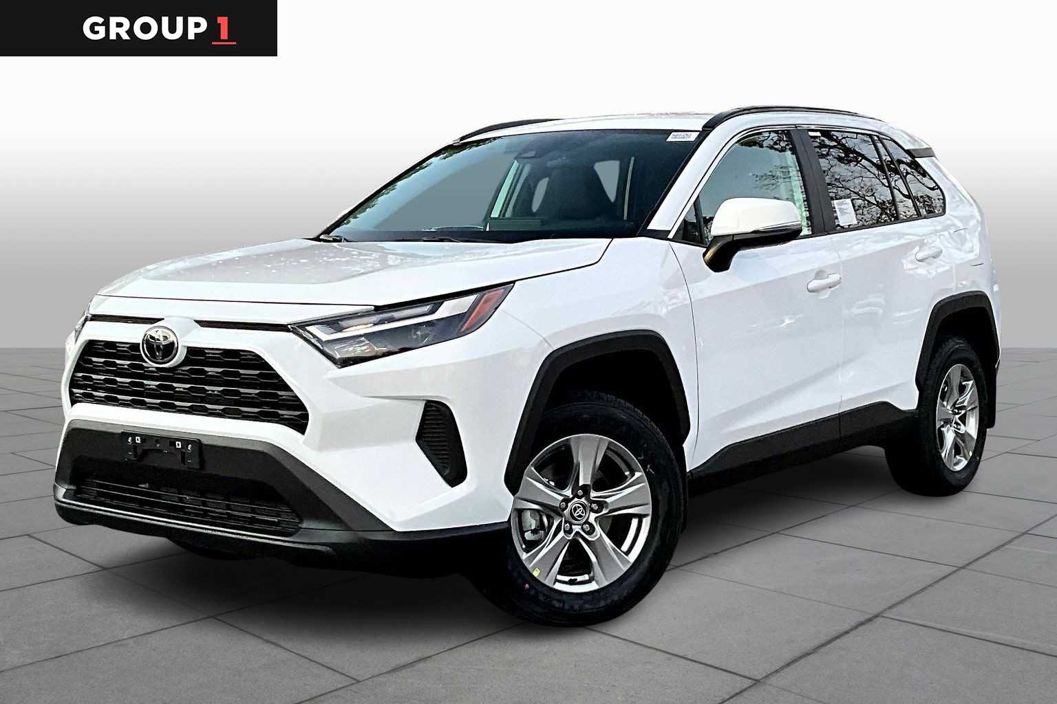 2025 Toyota RAV4 XLE's photo