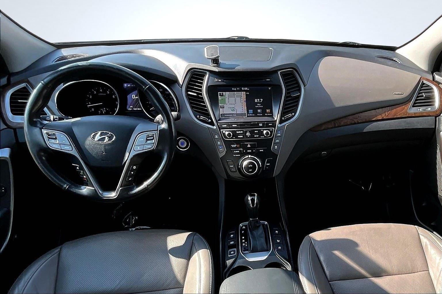 2017 Hyundai Santa Fe Limited Ultimate photo 13