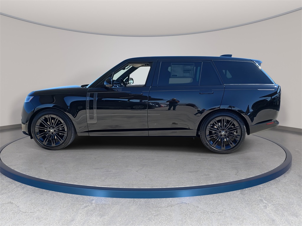 2025 Land Rover Range Rover SE photo 4