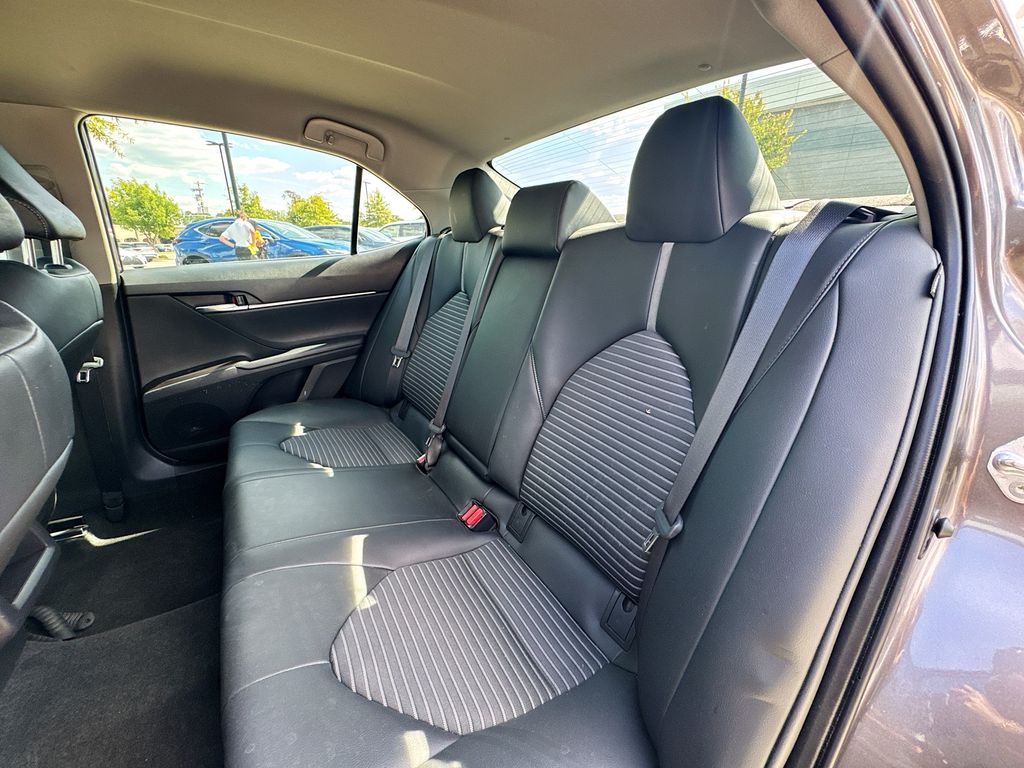 2022 Toyota Camry SE photo 28
