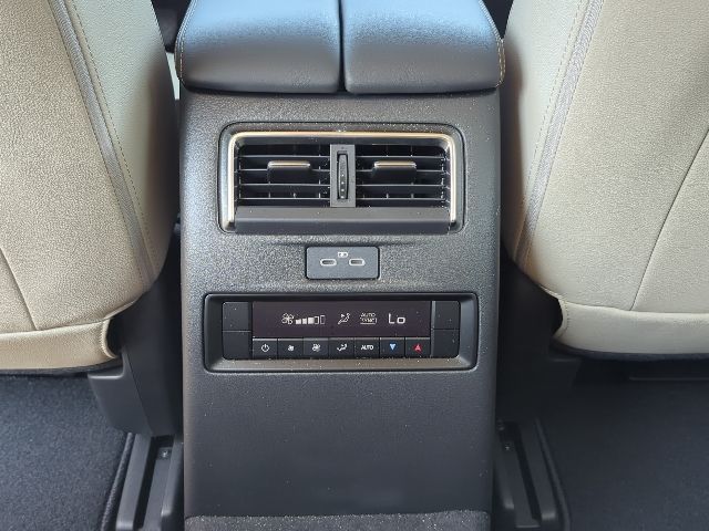 2025 Mazda CX-70 Premium photo 24
