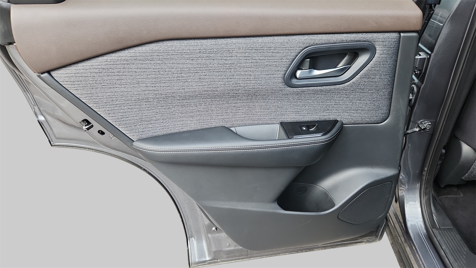 2023 Nissan Rogue SV photo 19