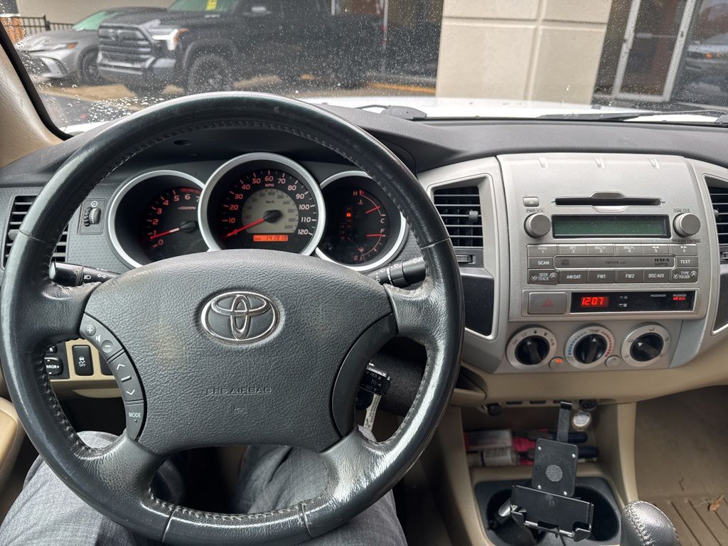 2011 Toyota Tacoma PreRunner photo 4