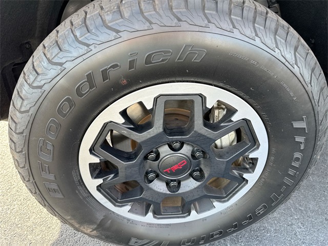 2024 Toyota Tacoma TRD Off-Road photo 3