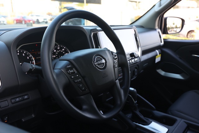 2025 Nissan Frontier King Cab SV photo 14