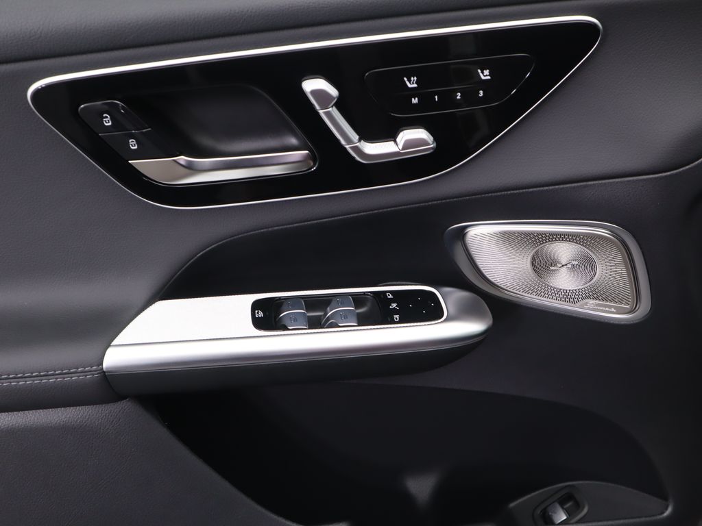 2026 Mercedes Benz GLC 300 photo 24