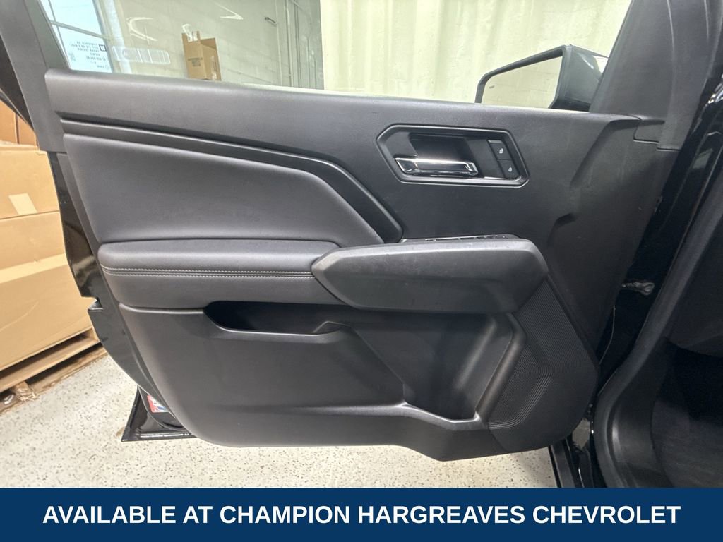 2023 Chevrolet Colorado LT photo 17