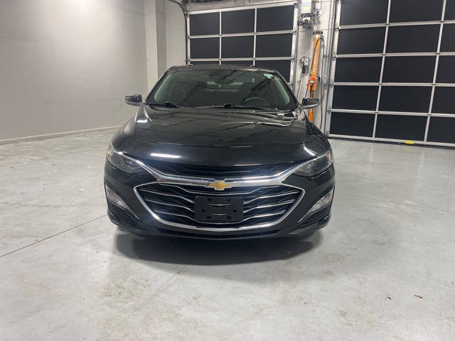 2024 Chevrolet Malibu 1LT photo 2