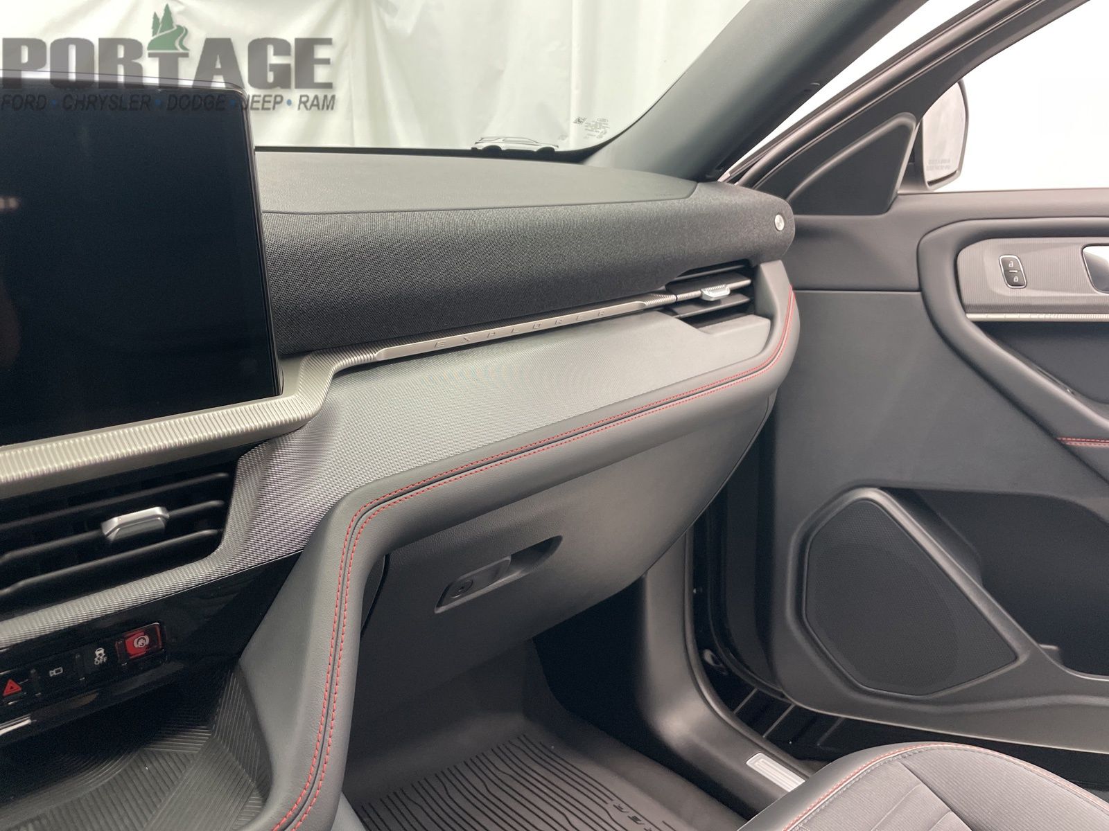 2025 Ford Explorer ST-Line photo 19