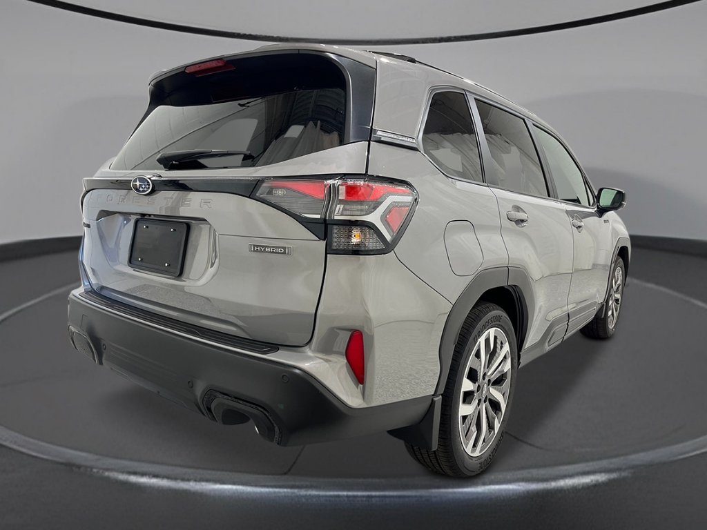 2025 Subaru Forester Touring photo 4