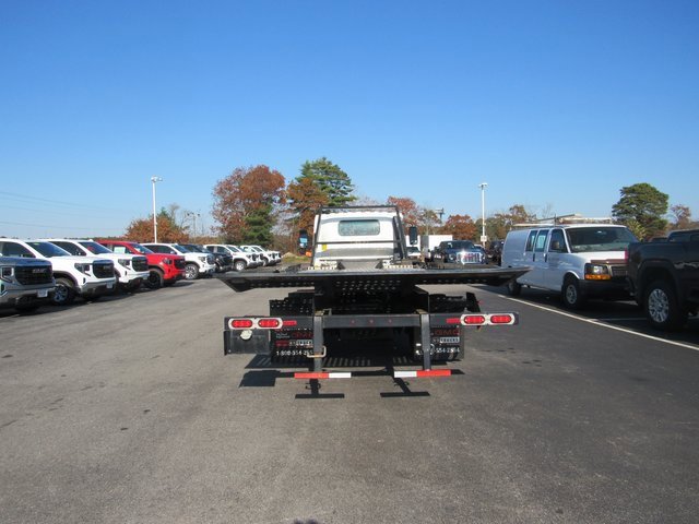 2020 Isuzu NRR photo 3