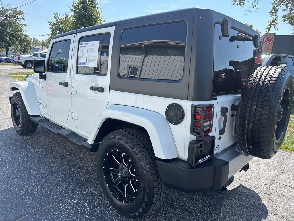 2015 Jeep Wrangler Unlimited Sahara photo 5
