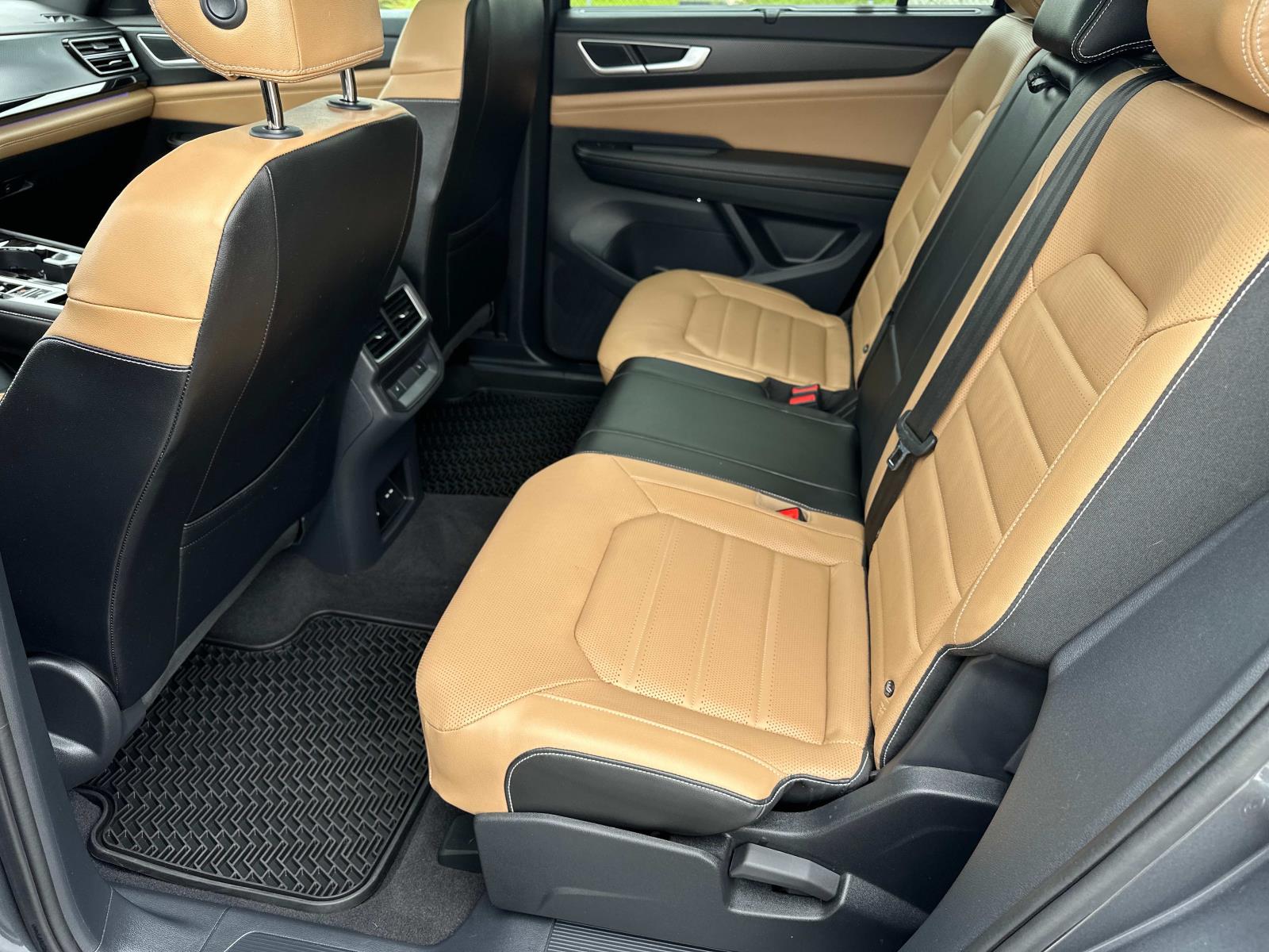 2024 Volkswagen Atlas Cross Sport SEL R-Line photo 10
