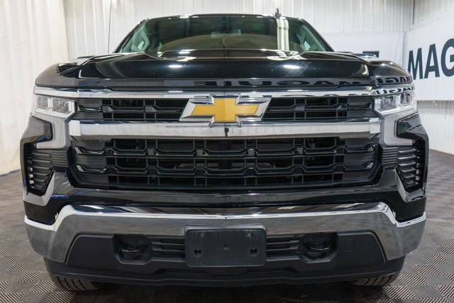 2022 Chevrolet Silverado 1500 LT photo 3
