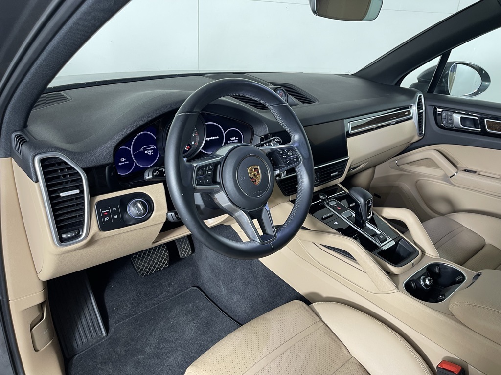 2022 Porsche Cayenne Base photo 4